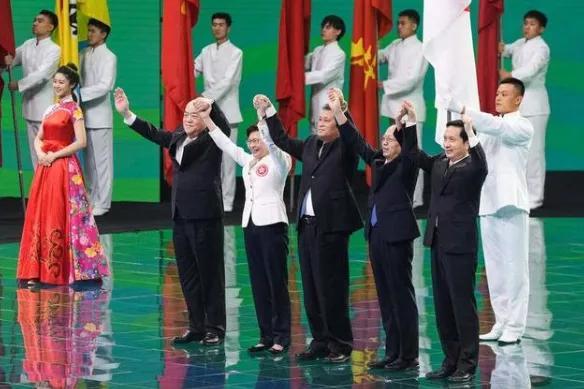 2025新澳门与香港正版免费正题,词语释义、解释与落实